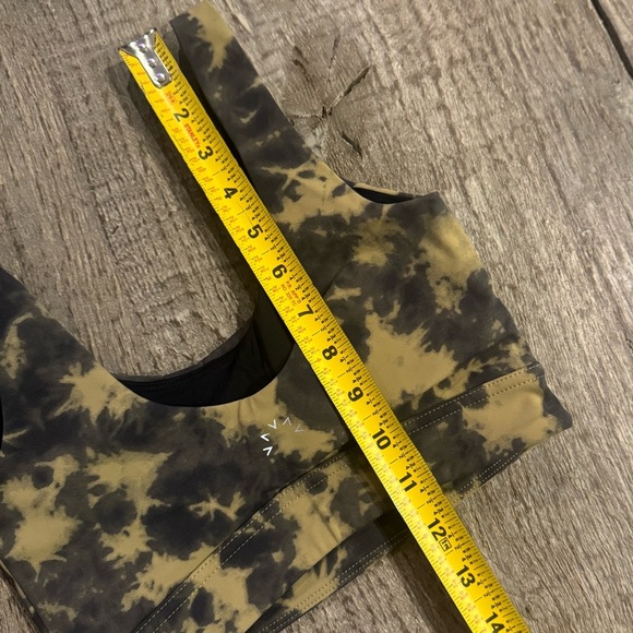 Varley Let’s Go Elsie Bra. - Picture 10 of 10